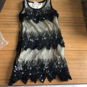 Lipstik size 4 dress To die for!!!! ( saks fifth)